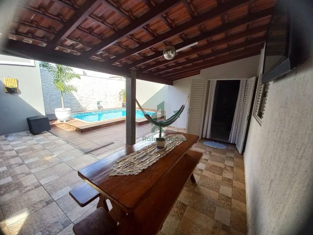 Casa, 3 quartos, 210 m² - Foto 2