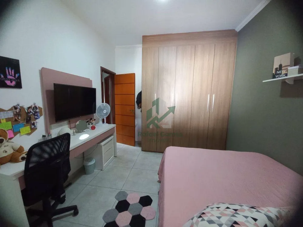 Casa, 3 quartos, 210 m² - Foto 1