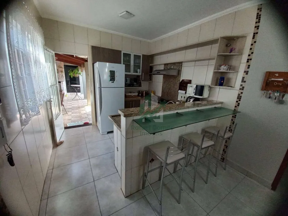 Casa, 3 quartos, 210 m² - Foto 3