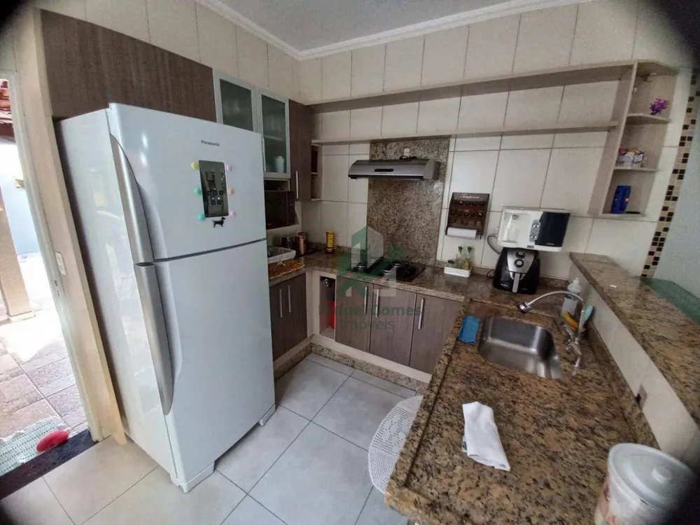 Casa, 3 quartos, 210 m² - Foto 8
