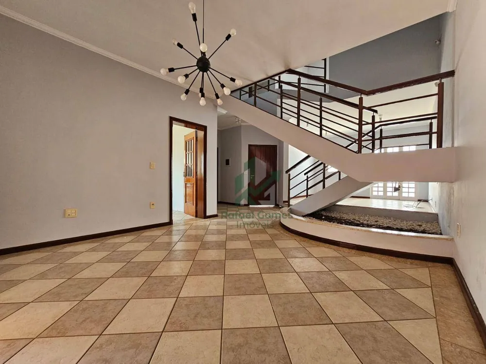 Casa, 3 quartos, 248 m² - Foto 1