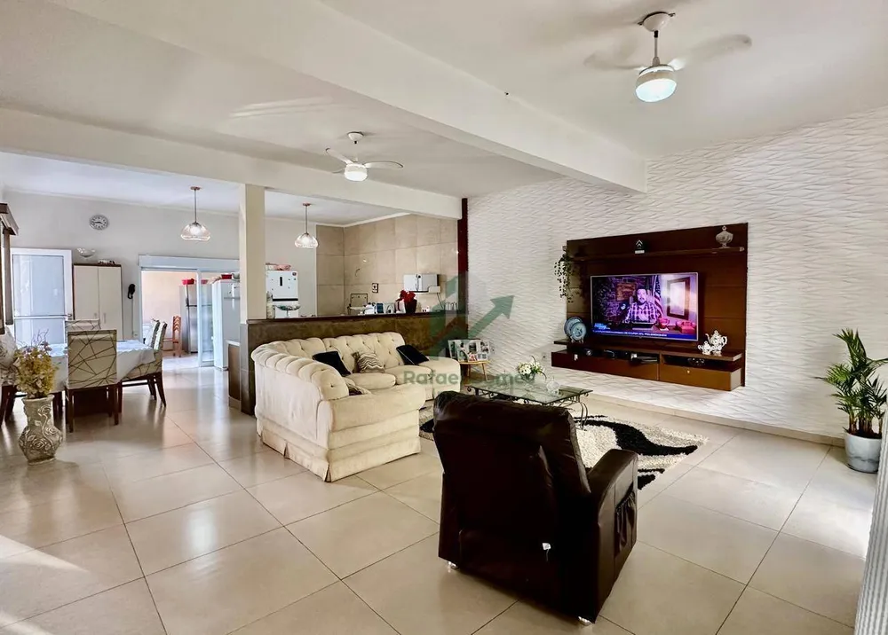 Casa, 2 quartos, 180 m² - Foto 1