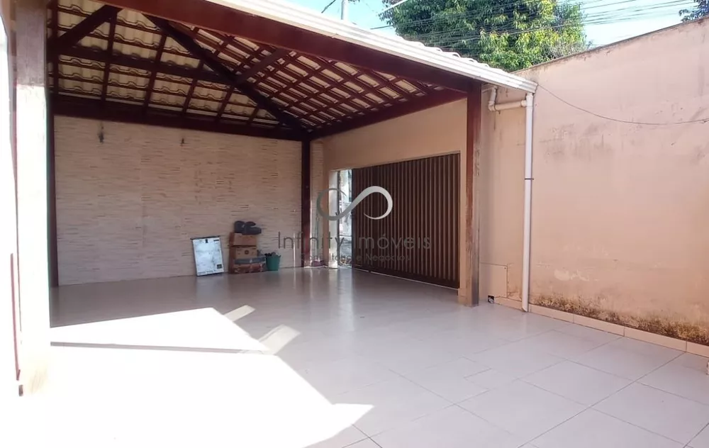 Casa à venda com 3 quartos, 100m² - Foto 4