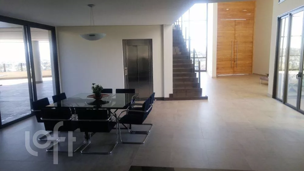 Casa à venda com 6 quartos, 1100m² - Foto 4