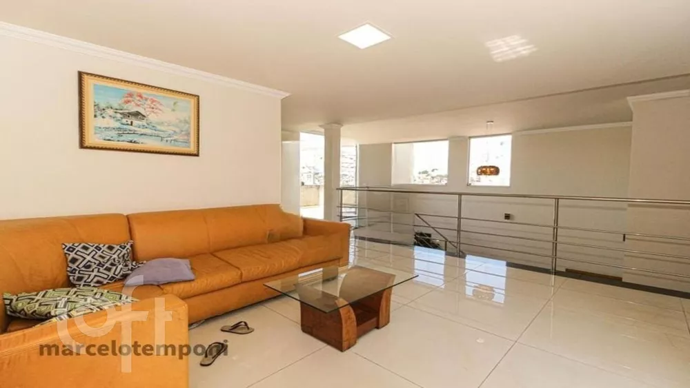 Casa à venda com 3 quartos, 180m² - Foto 2