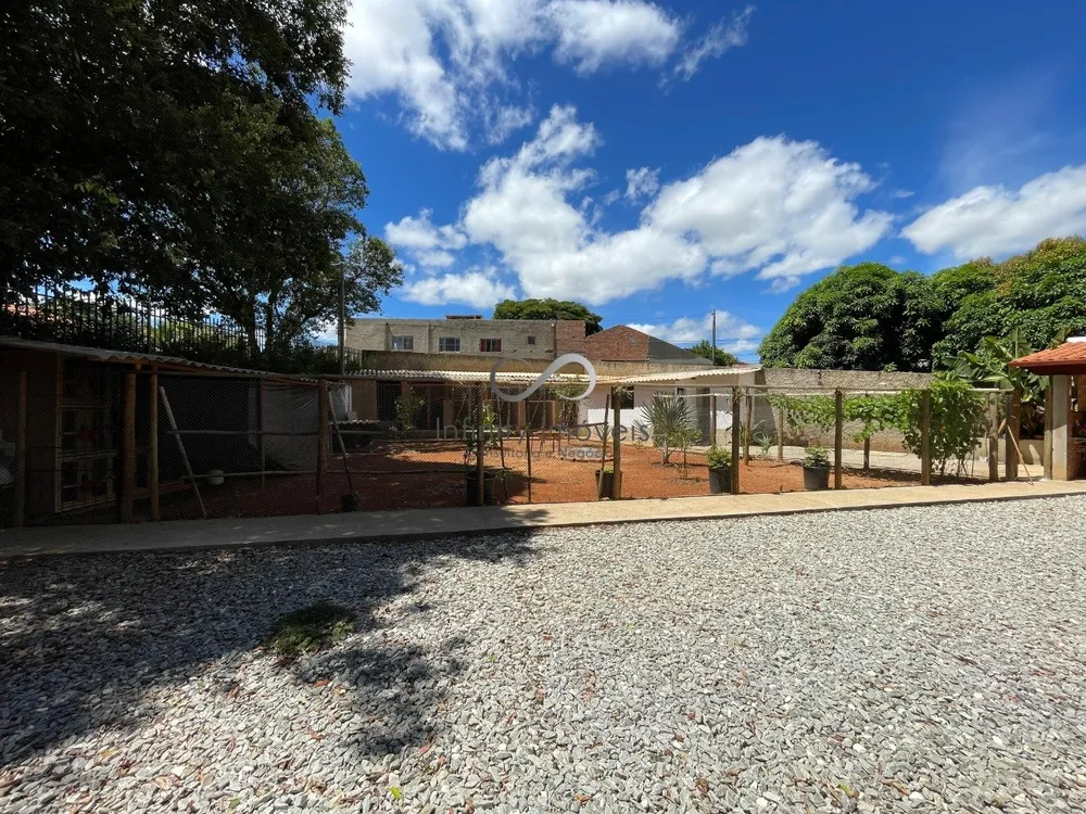 Casa, 6 quartos, 205 m² - Foto 2
