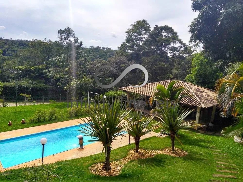 Sítio, 4 quartos, 2600 m² - Foto 1
