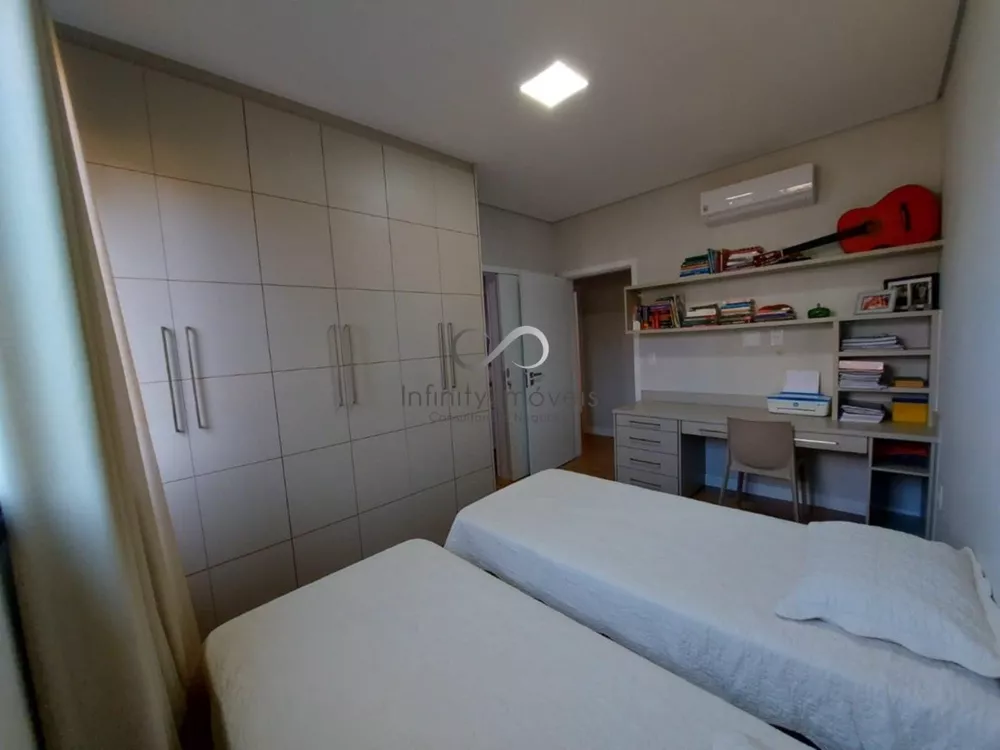 Casa de Condomínio à venda com 4 quartos, 245m² - Foto 17