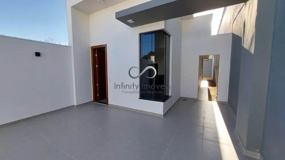 Casa à venda com 2 quartos, 69m² - Foto 1