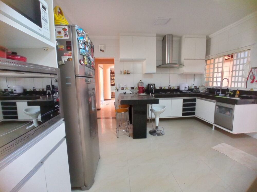 Casa, 4 quartos, 300 m² - Foto 2