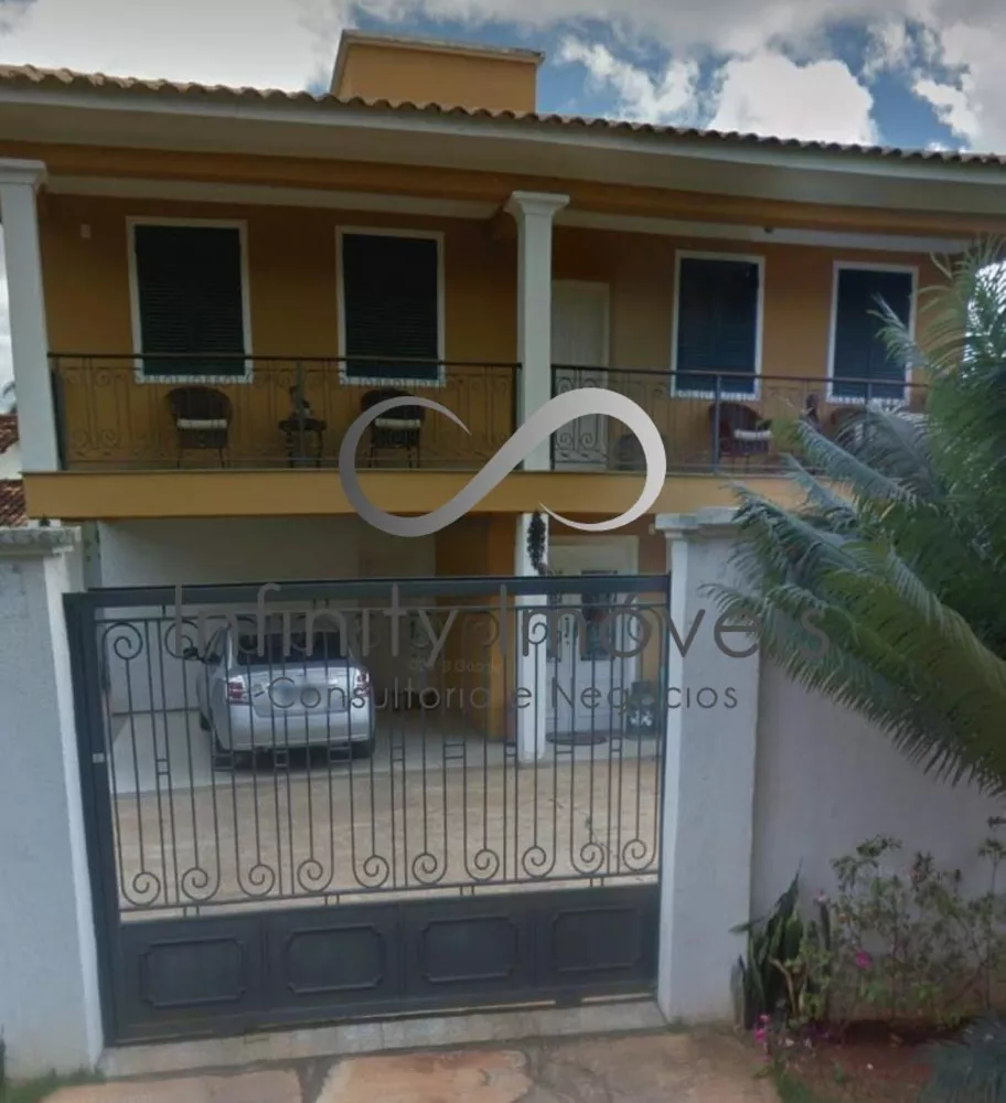 Casa à venda com 4 quartos, 303m² - Foto 1