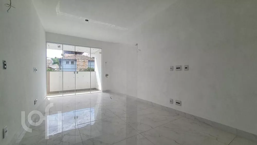 Apartamento à venda com 3 quartos, 88m² - Foto 2