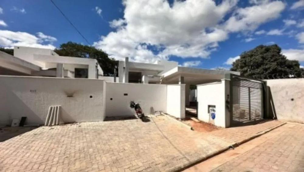 Casa à venda com 3 quartos, 135m² - Foto 2