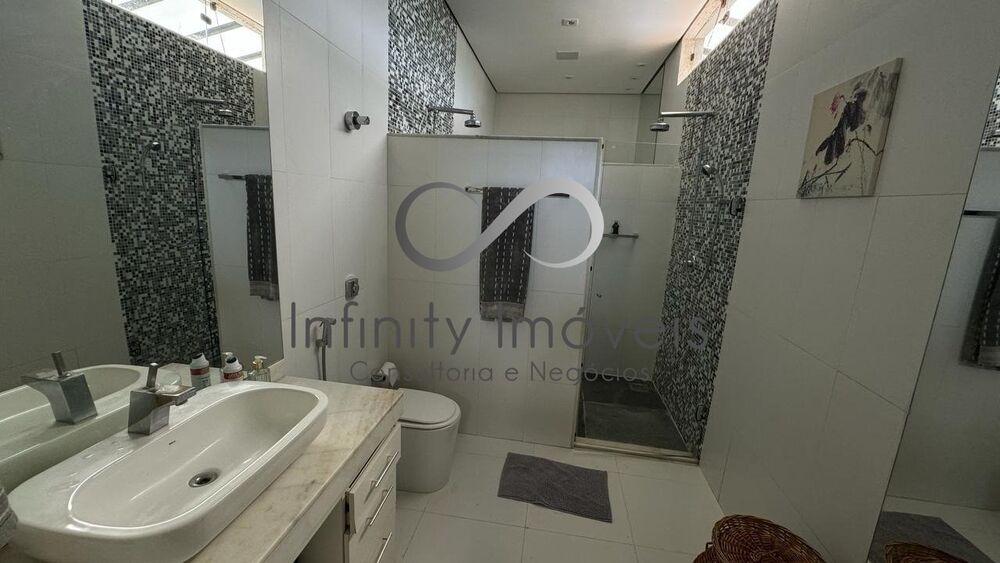 Casa à venda com 5 quartos, 339m² - Foto 4