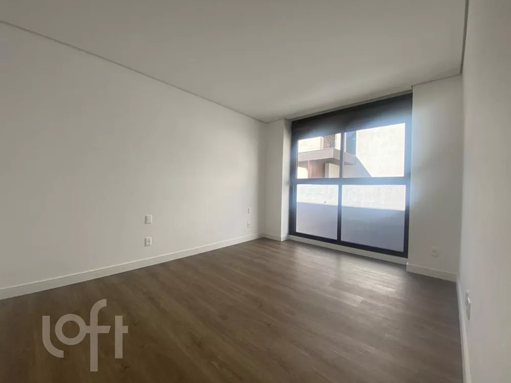 Casa à venda com 4 quartos, 330m² - Foto 4