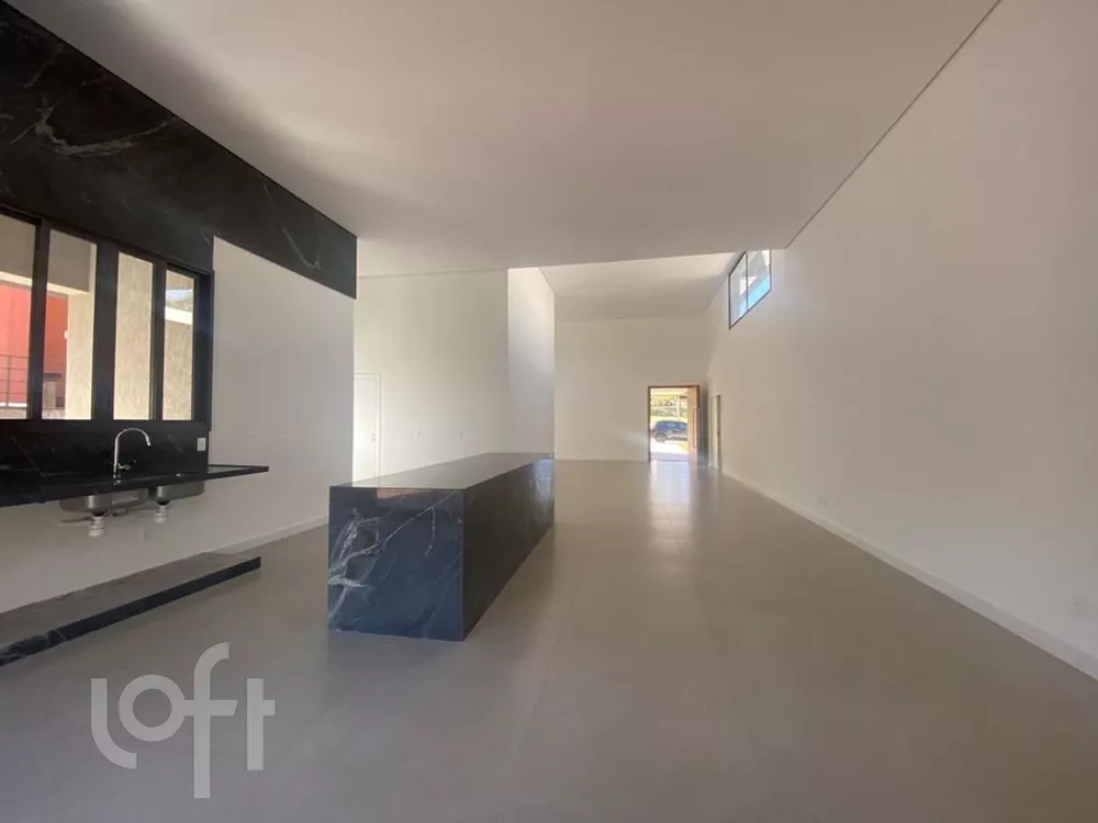 Casa à venda com 4 quartos, 330m² - Foto 3