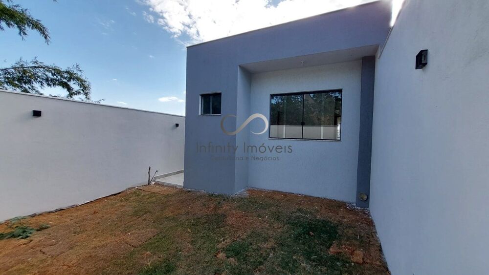 Casa à venda com 3 quartos, 90m² - Foto 4