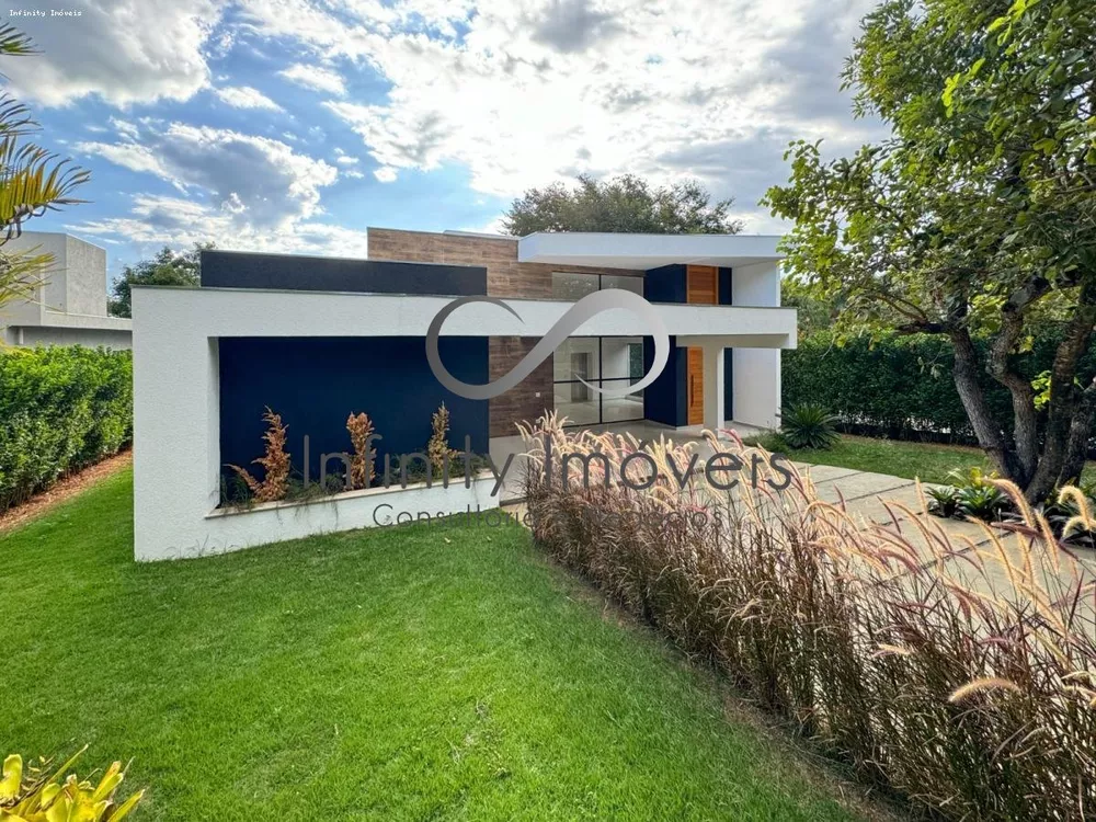 Casa de Condomínio à venda com 4 quartos, 286m² - Foto 1