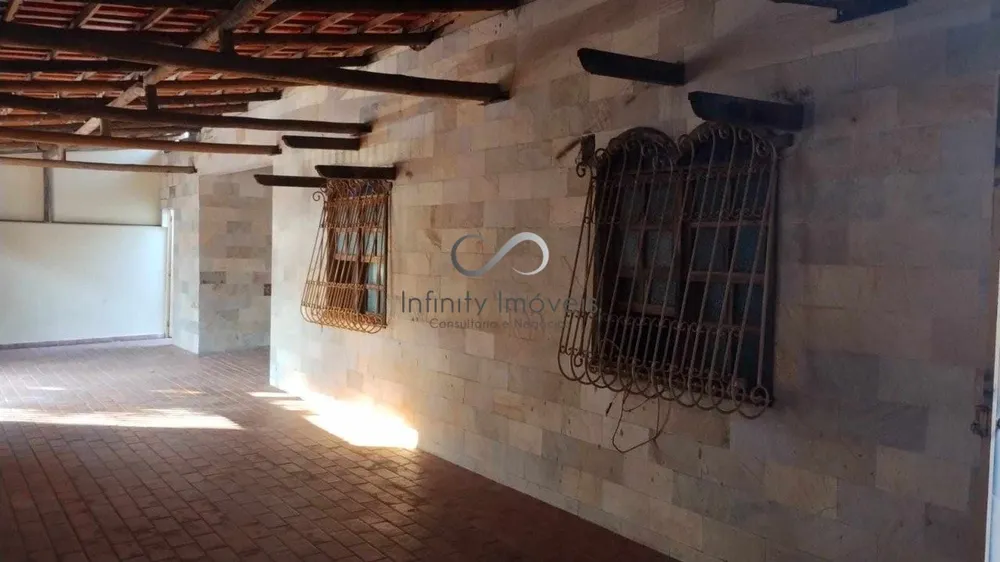 Casa, 4 quartos, 236 m² - Foto 2