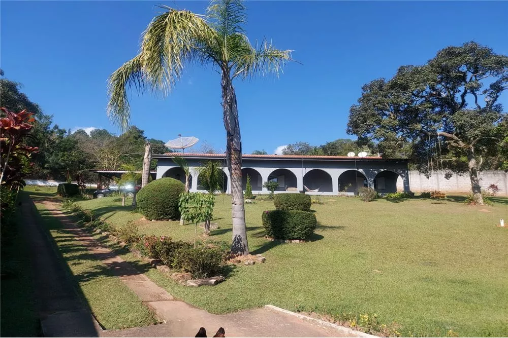 Fazenda à venda com 4 quartos, 300m² - Foto 1