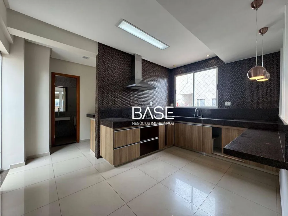 Cobertura, 4 quartos, 240 m² - Foto 2