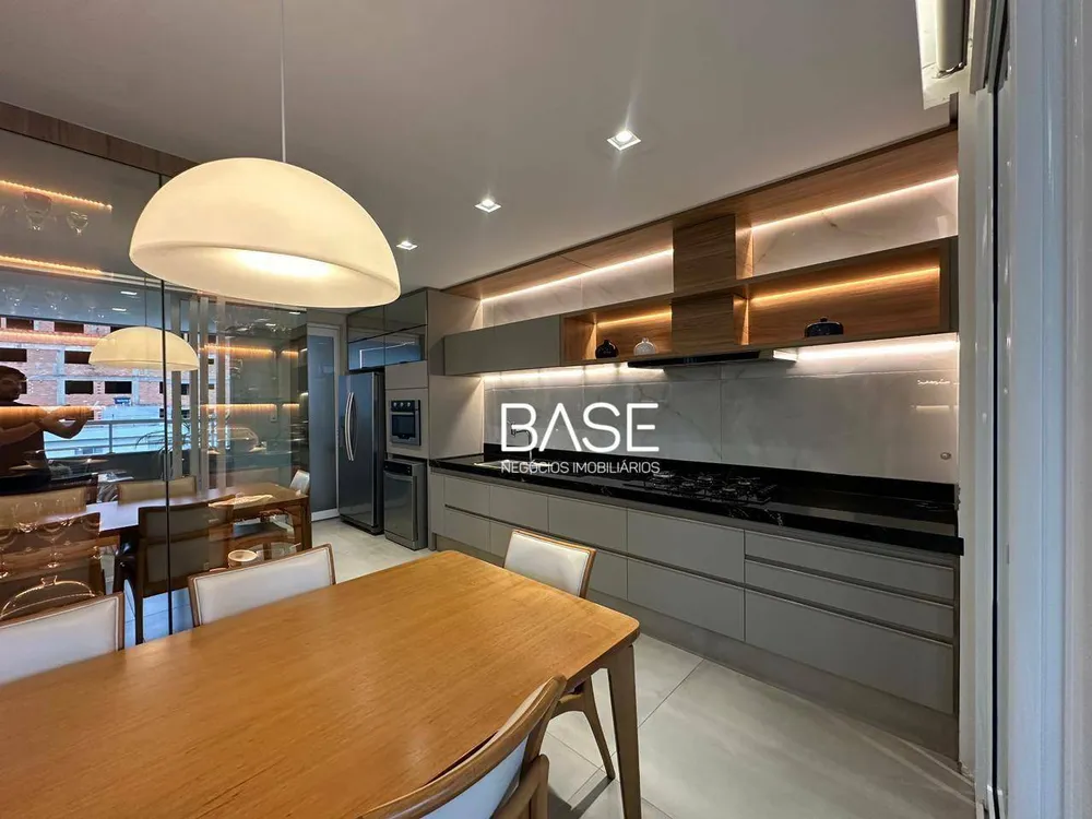 Apartamento, 4 quartos, 220 m² - Foto 1