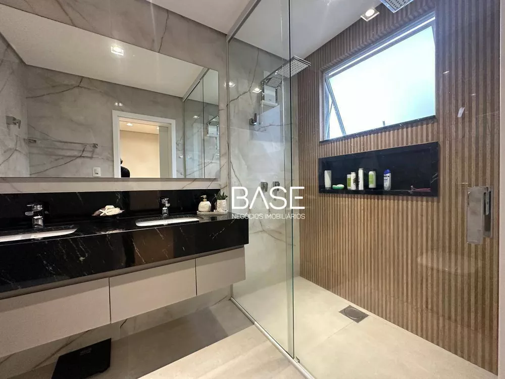Apartamento, 4 quartos, 220 m² - Foto 1