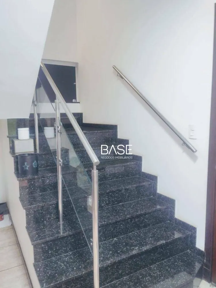 Casa, 3 quartos, 240 m² - Foto 4