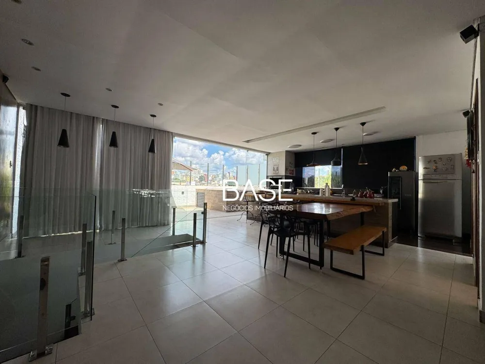 Cobertura, 3 quartos, 200 m² - Foto 1