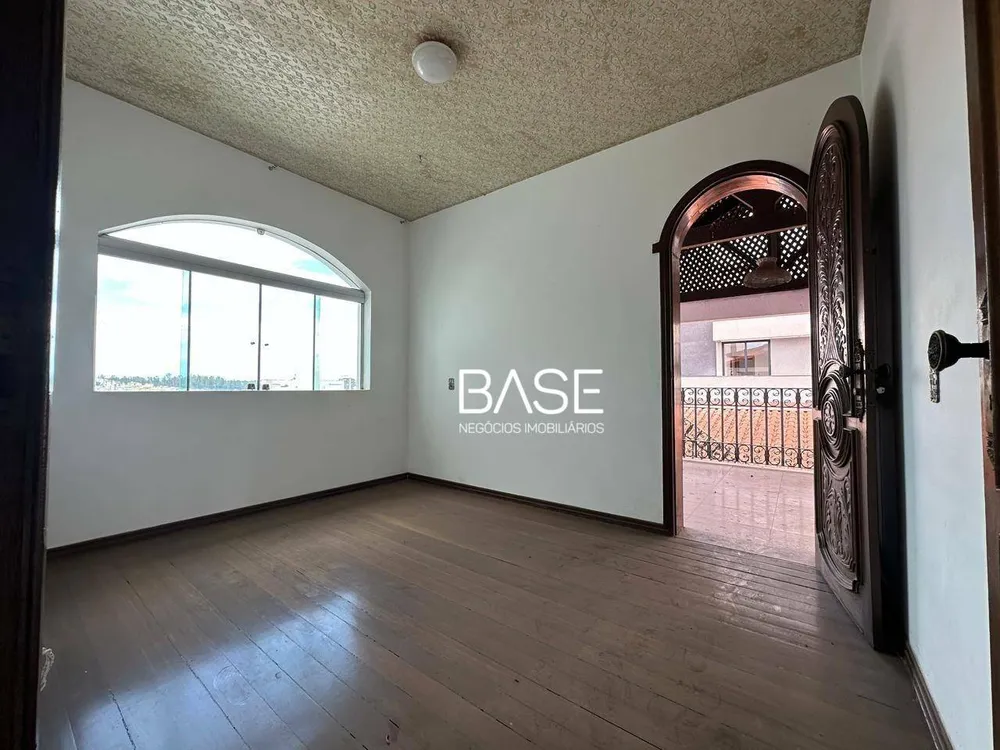 Casa, 5 quartos, 358 m² - Foto 2