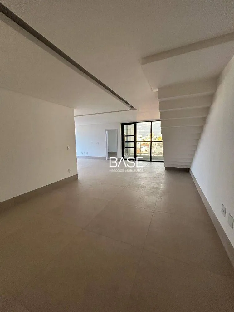 Cobertura, 3 quartos, 240 m² - Foto 2