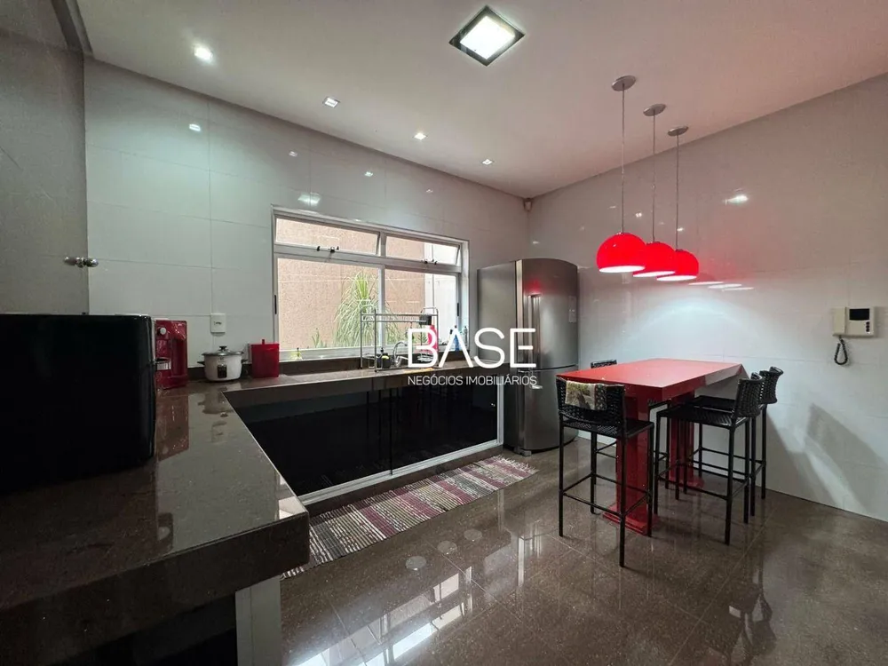 Casa, 4 quartos, 300 m² - Foto 9