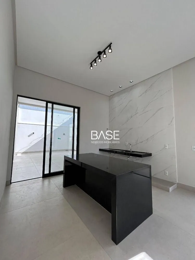 Casa, 3 quartos, 246 m² - Foto 3
