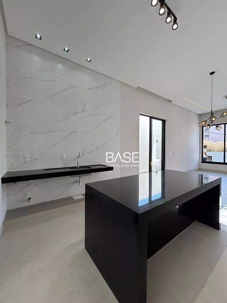 Casa, 3 quartos, 246 m² - Foto 4