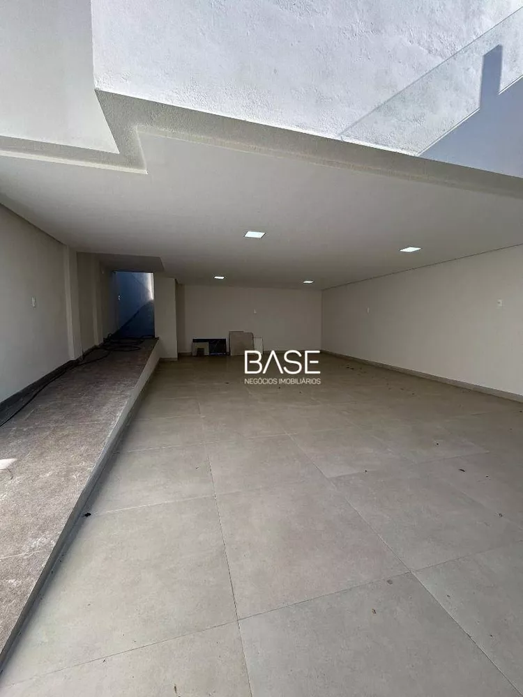 Casa, 3 quartos, 246 m² - Foto 2