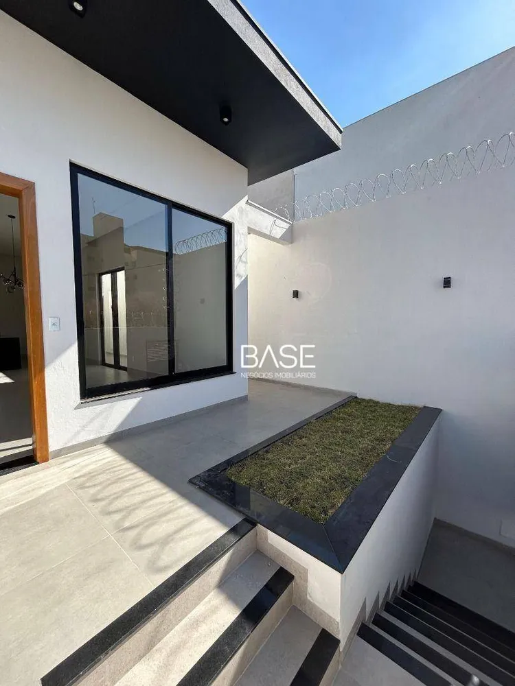 Casa, 3 quartos, 246 m² - Foto 1