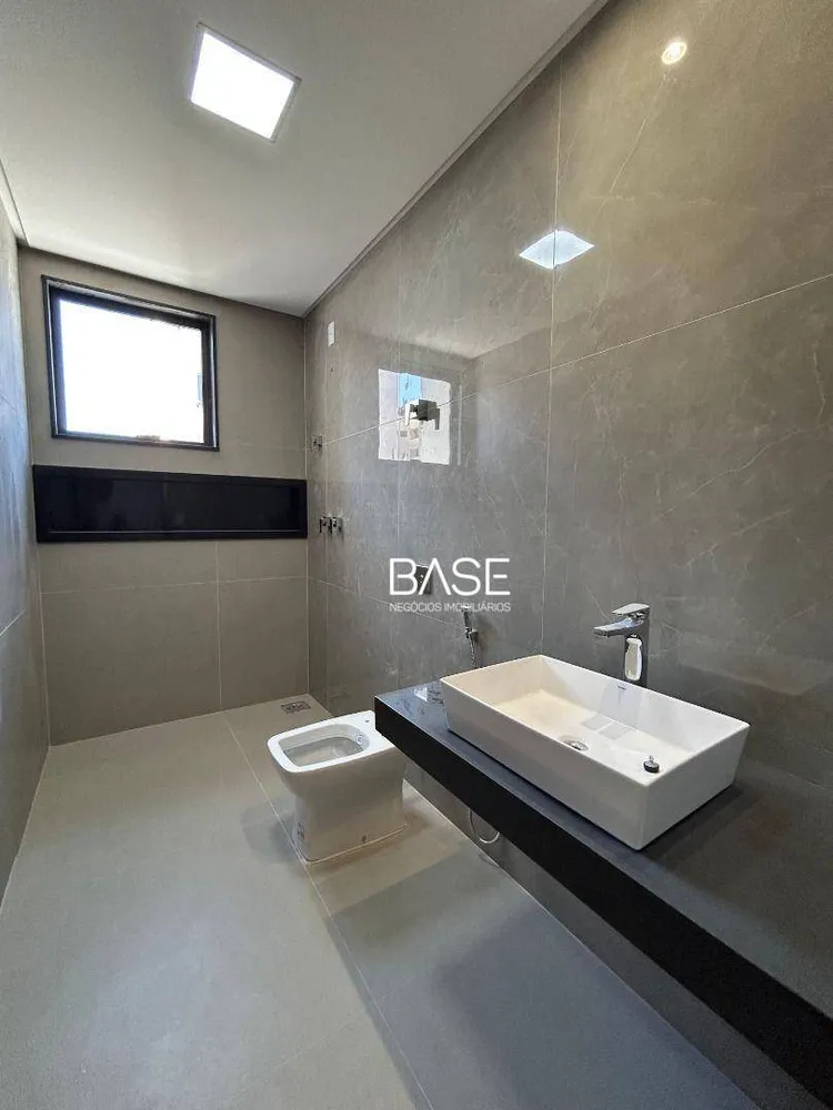 Casa, 3 quartos, 246 m² - Foto 2