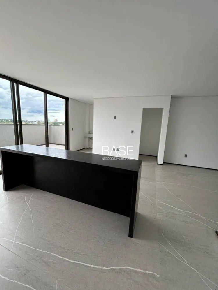 Cobertura, 3 quartos, 246 m² - Foto 2