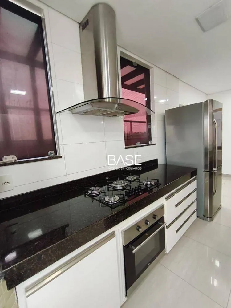 Cobertura, 3 quartos, 220 m² - Foto 4