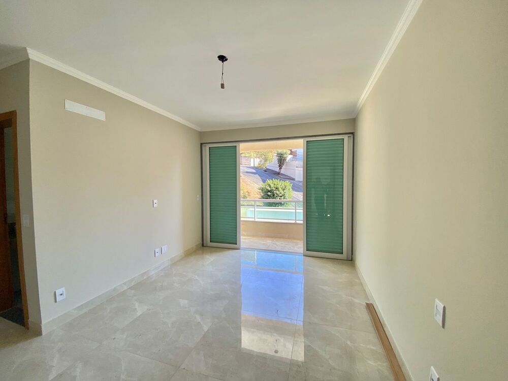 Casa, 4 quartos, 220 m² - Foto 1