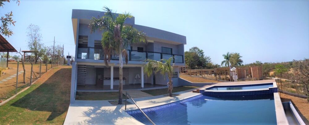Chácara à venda com 3 quartos, 230m² - Foto 1