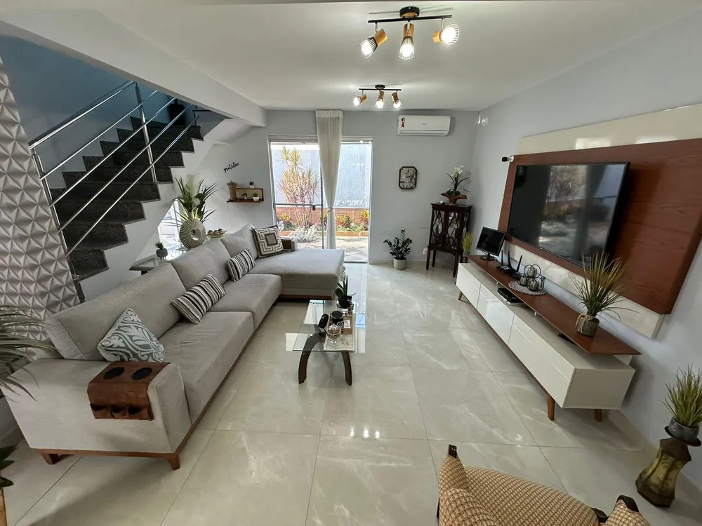 Casa, 3 quartos, 276 m² - Foto 1