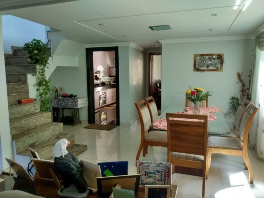 Casa à venda com 4 quartos, 330m² - Foto 3