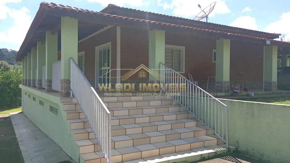 Chácara, 3 quartos, 2700 m² - Foto 1