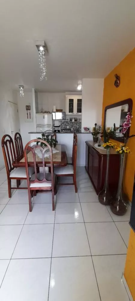 Apartamento à venda com 2 quartos, 64m² - Foto 3