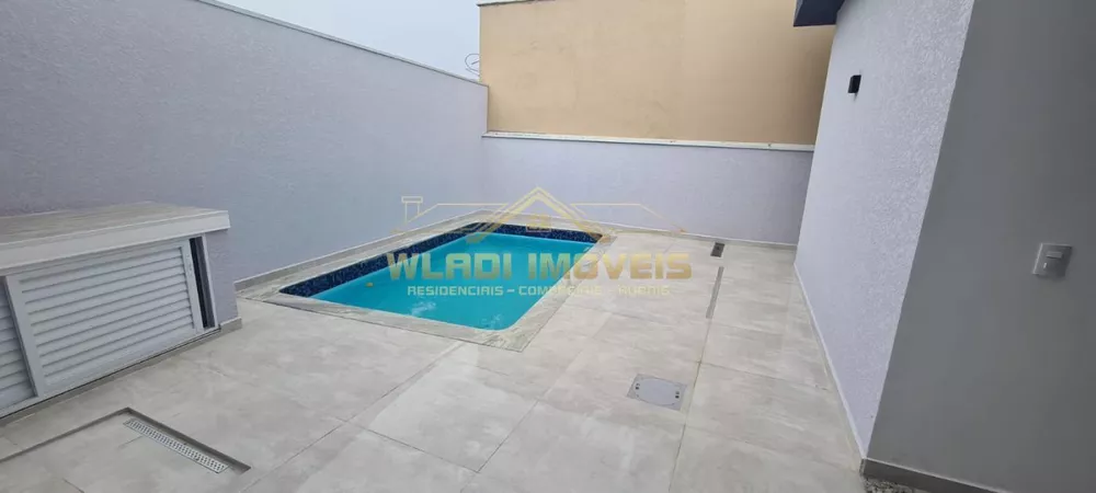 Casa à venda com 3 quartos, 260m² - Foto 2