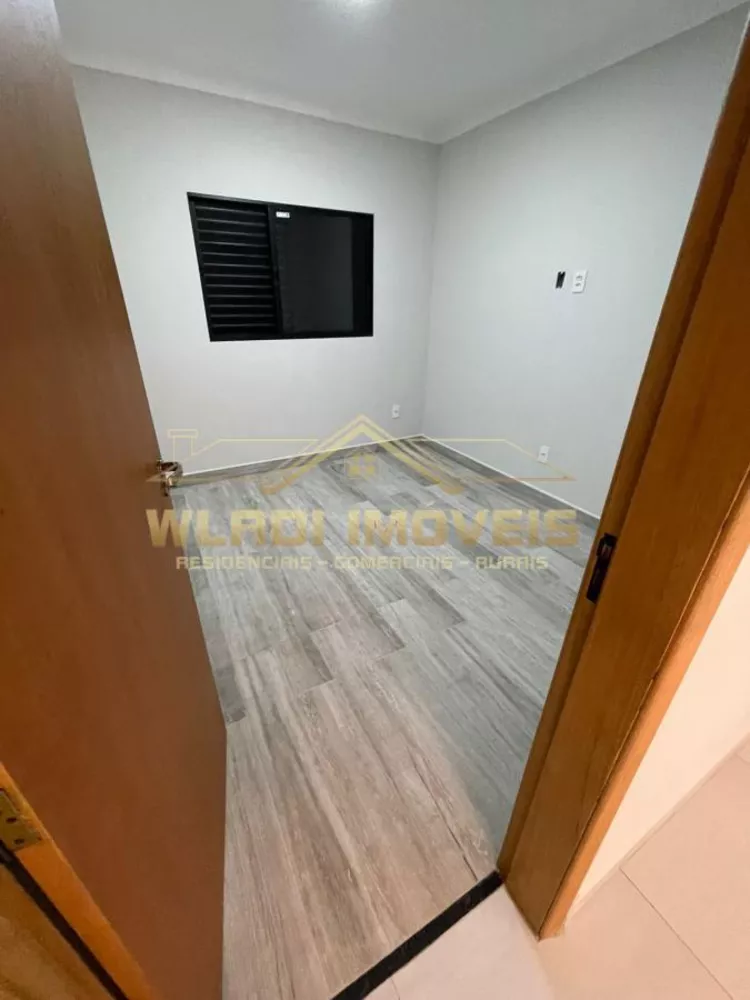 Casa à venda com 3 quartos, 250m² - Foto 7