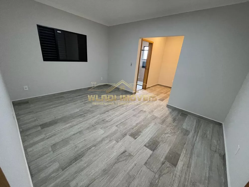 Casa à venda com 3 quartos, 250m² - Foto 5