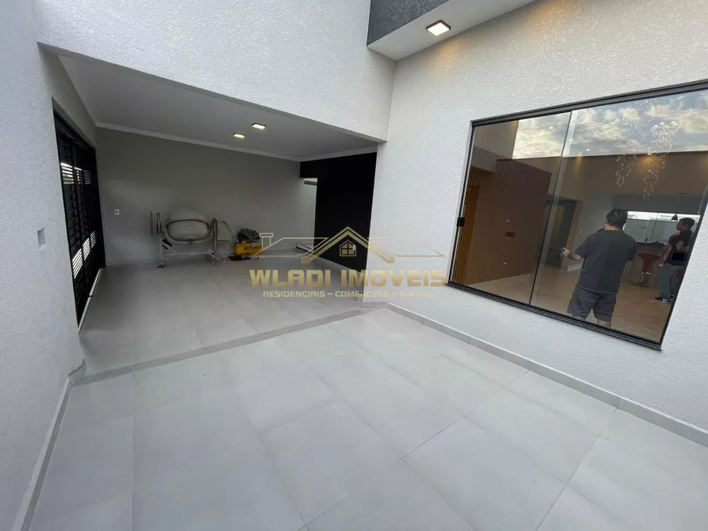 Casa à venda com 3 quartos, 250m² - Foto 3