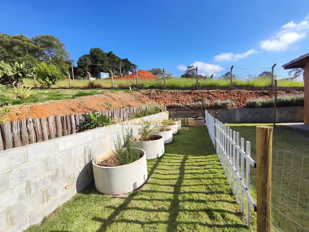 Chácara à venda com 4 quartos, 318m² - Foto 11